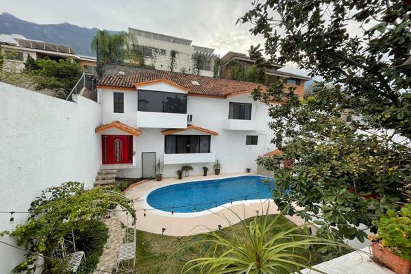 Foto de inmueble en av colonal de la sierra  #318, Col. Colonial La Sierra C.P. 66286, San Pedro Garza García