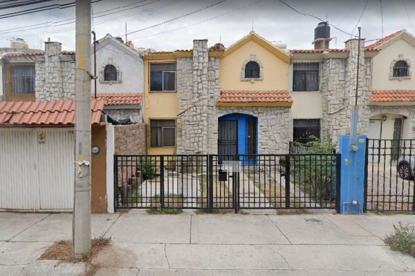 Foto de inmueble en AV MALAQUITA #625, Col. Esmeralda C.P. 78399, San Luis Potosí