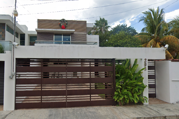 Foto de inmueble en Calle 40  #293, Col. Gonzalo Guerrero C.P. 97115, Mérida