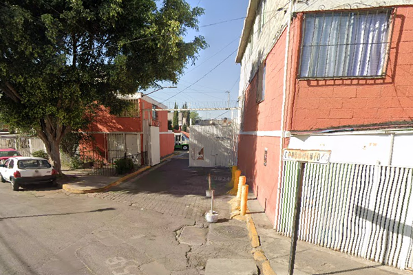 Foto de inmueble en MIRASOLES  #s/n, Col. La Esperanza C.P. 09910, Iztapalapa