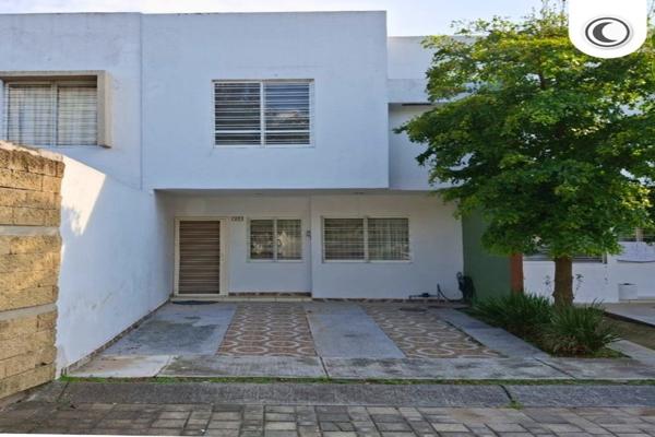 Foto de inmueble en Av. Primavera 3083, Santa María Tequepexpan, 45609 San Pedro Tlaquepaque, Jal. #3083Int. 42, Col. Parques del Bosque C.P. 45609, San Pedro Tlaquepaque