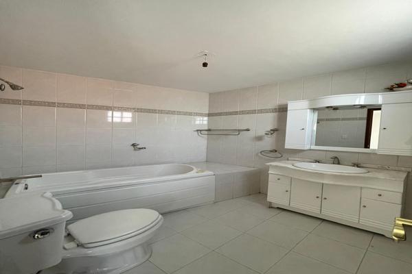 Foto de inmueble en Real del del Bosque 2 #Sn, Col. Real del Bosque C.P. 37178, León