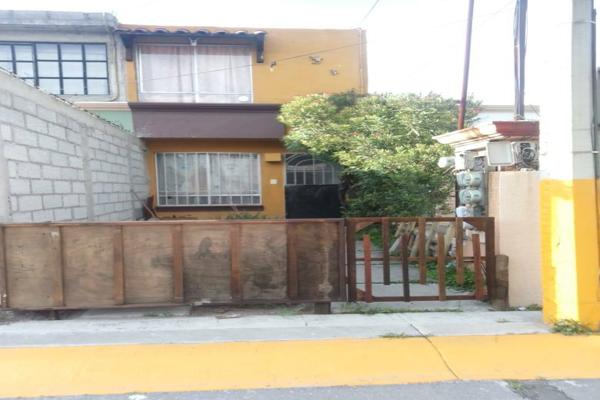 Foto de inmueble en Calle Cto Jardínes de la Luz, Los Heroes Tecamac II #4, Col. Los Héroes Tecámac II C.P. 55764, Tecámac