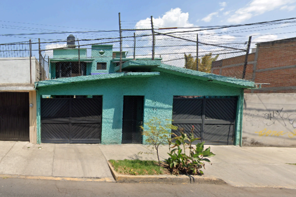 Foto de inmueble en PASEO DE SICILIA, Col. Lomas Estrella C.P. 09890, Iztapalapa