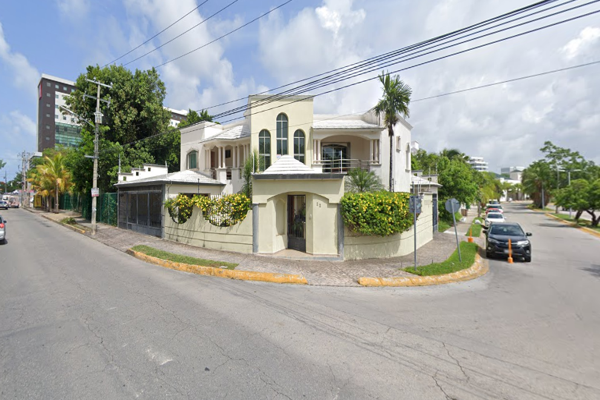 Foto de inmueble en Av Holbox Supermanzana 11, Cancún, Q.R. #11, Col. Paraíso Cancún C.P. 77536, Benito Juárez