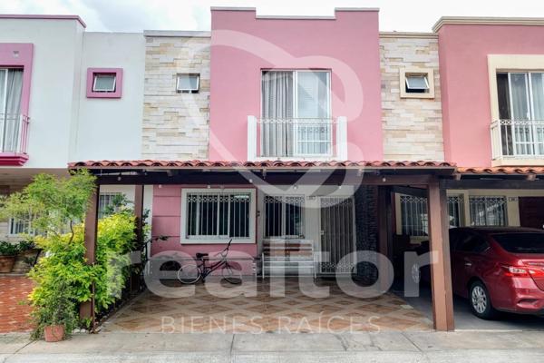 Foto de inmueble en Coto Alejandría, Col. Parque Tlaquepaque C.P. 45525, San Pedro Tlaquepaque