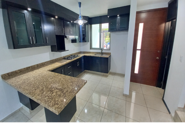 Foto de inmueble en P.º de la Primavera 313, Centinela I, 45187 Zapopan, Jal. #313, Col. Bosques Del Centinela I C.P. 45187, Zapopan