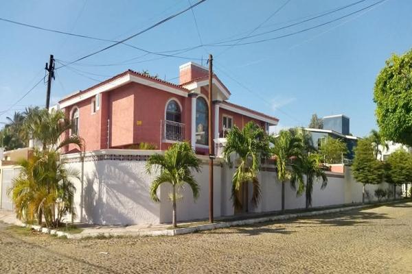Foto de inmueble en Calle General Silverio Núñez 1401 #1401, Col. Jardines Vista Hermosa C.P. 28017, Colima