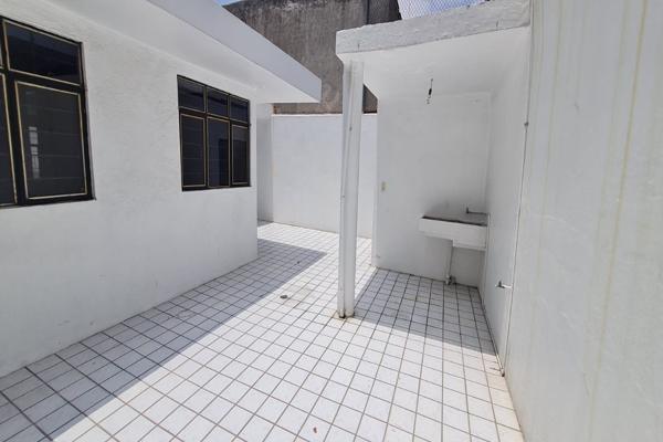 Foto de inmueble en Benítez, Col. Consejo Agrarista Mexicano C.P. 09760, Iztapalapa