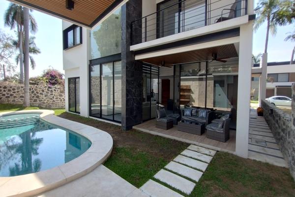 Foto de inmueble en Avenida Palmira #76, Col. Palmira Tinguindin C.P. 62490, Cuernavaca