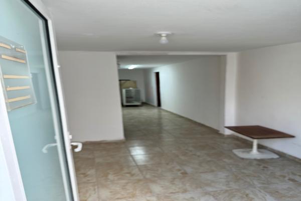 Foto de inmueble en Avenida Santa Cruz del Monte #13, Col. Santa Cruz del Monte C.P. 53110, Naucalpan de Juárez