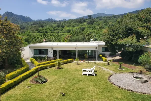 Foto de inmueble en 1 #1, Col. Santo Domingo C.P. 62520, Tepoztlán