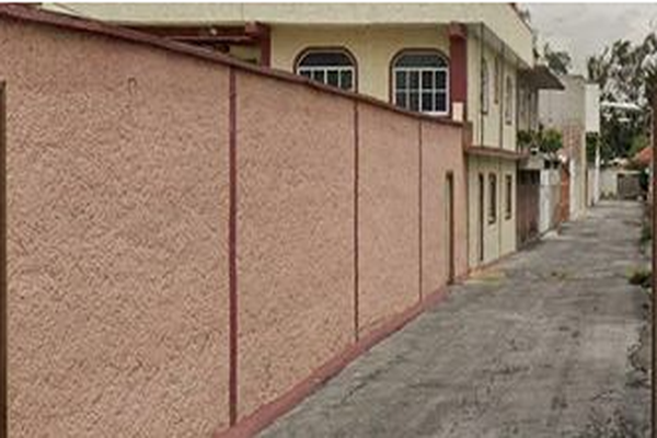 Foto de inmueble en 1 Cerrada Geologos, Col. El Triunfo C.P. 09430, Iztapalapa
