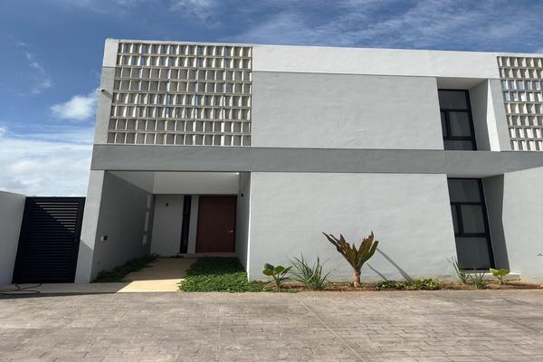 Foto de inmueble en 1, Col. Chablekal C.P. 97302, Mérida