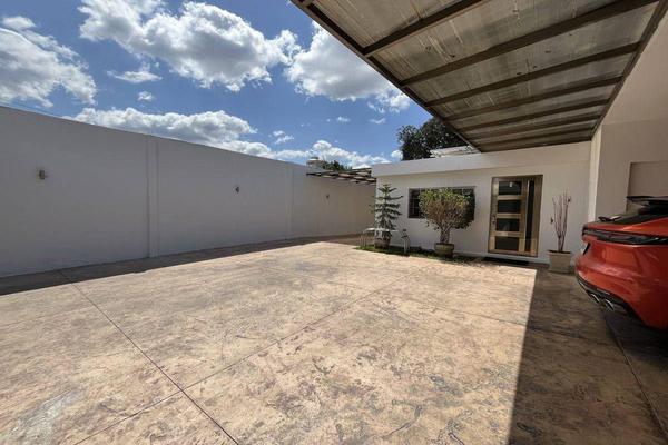 Foto de inmueble en 1, Col. Leandro Valle C.P. 97143, Mérida