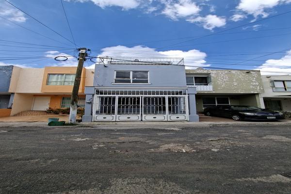 Foto de inmueble en 1, Col. Parques de Zapopan C.P. 45138, Zapopan