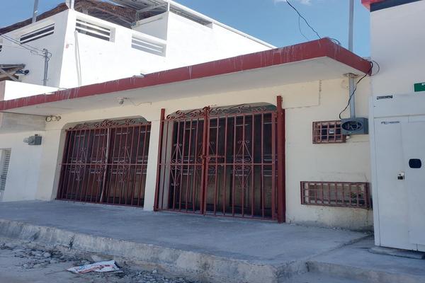 Foto de inmueble en 1, Col. Progreso de Castro Centro C.P. 97320, Progreso