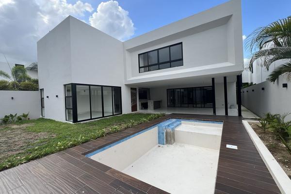 Foto de inmueble en 1, Col. Residencial del Mayab C.P. 97302, Mérida
