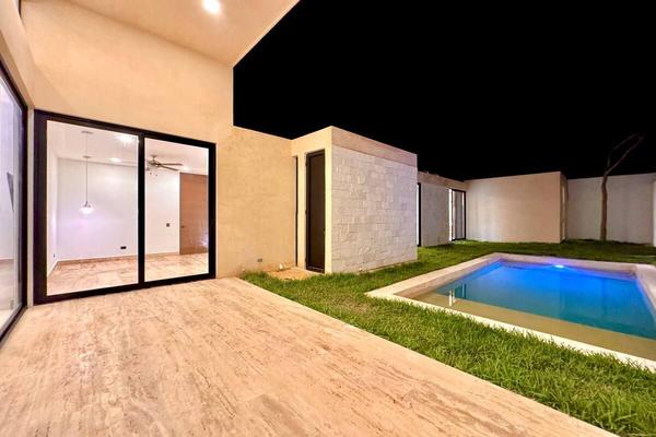 Foto de inmueble en 1, Col. Xcanatún C.P. 97302, Mérida