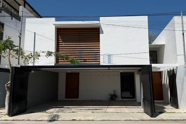 Foto de inmueble en 1, Col. Xcanatún C.P. 97302, Mérida