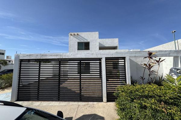Foto de inmueble en 103, Col. Los Héroes C.P. 97306, Mérida