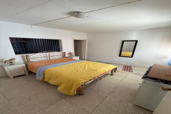 Foto de inmueble en Isla Ustica, Villa Guerrero, Guadalajara, Jal., Col. Vicente Guerrero C.P. 44330, Guadalajara