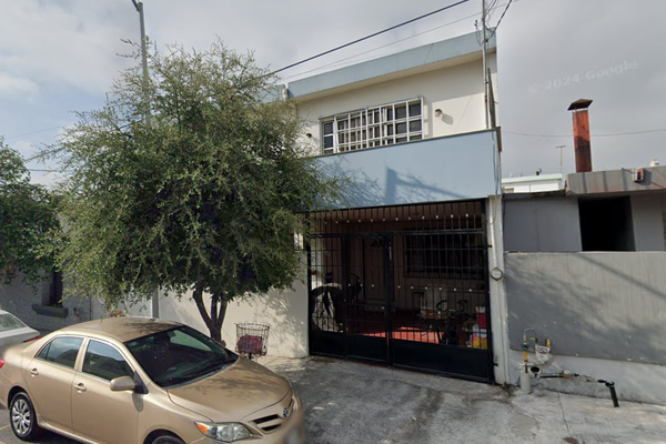 Foto de inmueble en 11A. Avenida, Col. Las Cumbres 1 Sector C.P. 64610, Monterrey
