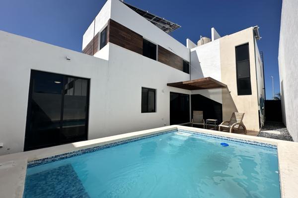 Foto de inmueble en Calle 21, Col. Yucalpeten C.P. 97336, Progreso