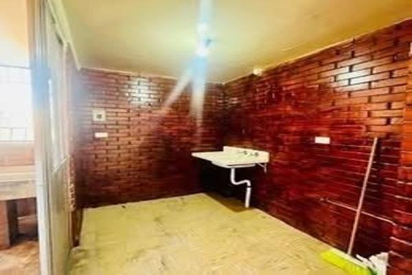 Foto de inmueble en Avenida Palmitas #s/n, Col. Palmitas C.P. 09670, Iztapalapa