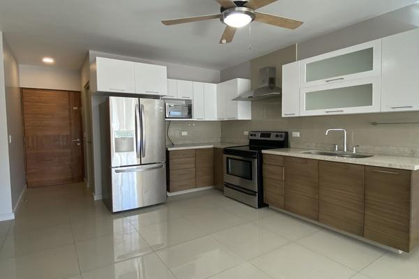 Foto de inmueble en 15a Avenida, Col. Las Cumbres 2 Sector C.P. 64610, Monterrey