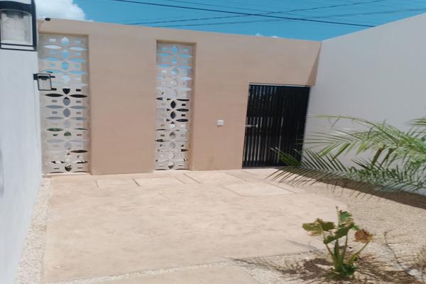 Foto de inmueble en 16, Col. Yucalpeten C.P. 97238, Mérida