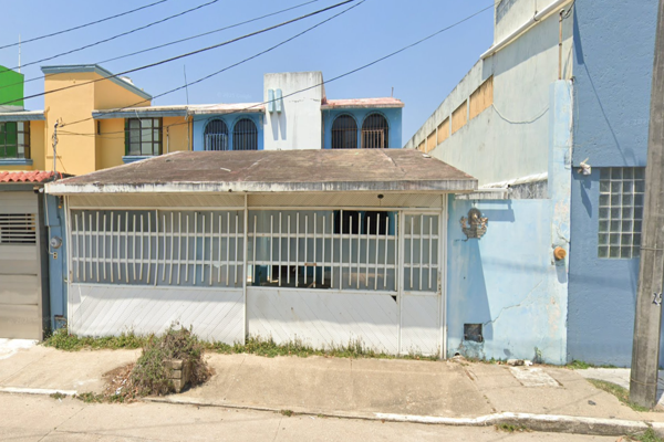 Foto de inmueble en Avenida Cuauhtémoc 3106 #3106, Col. Guadalupe Victoria C.P. 96520, Coatzacoalcos