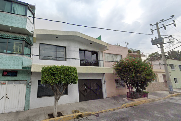 Foto de inmueble en Teniente Roberto Gómez Moreno  #s/n, Col. Escuadrón 201 C.P. 09060, Iztapalapa