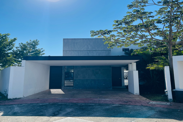 Foto de inmueble en 17, Col. Algarrobos Desarrollo Residencial C.P. 97305, Mérida