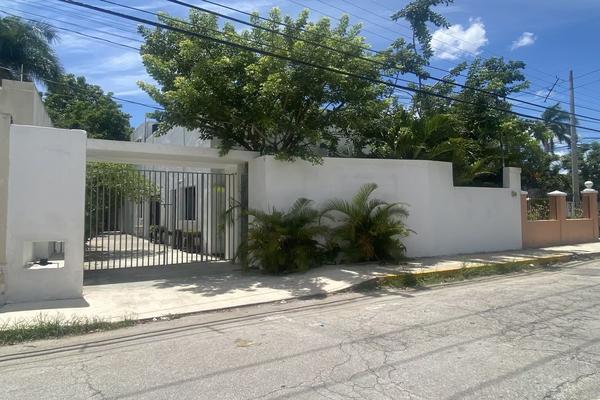 Foto de inmueble en 17, Col. Itzimna C.P. 97100, Mérida