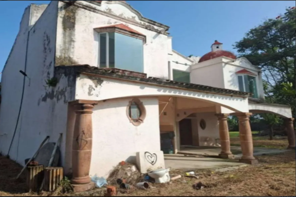 Foto de inmueble en P.º de los Mangos 25, 62847 Fraccionamiento Lomas de Cocoyoc, Mor. #25, Col. San Juan Texcalpan C.P. 62847, Atlatlahucan