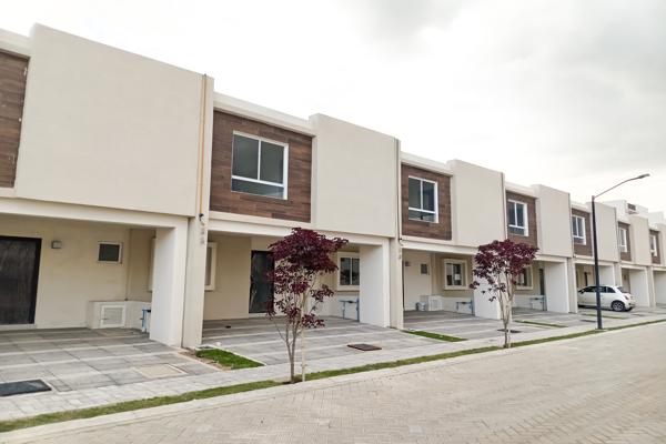 Foto de inmueble en Lomas de Angelopolis, Col. Santa Clara Ocoyucan C.P. 72850, Ocoyucan