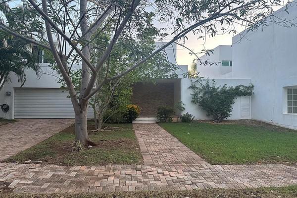 Foto de inmueble en 19, Col. Algarrobos Desarrollo Residencial C.P. 97305, Mérida