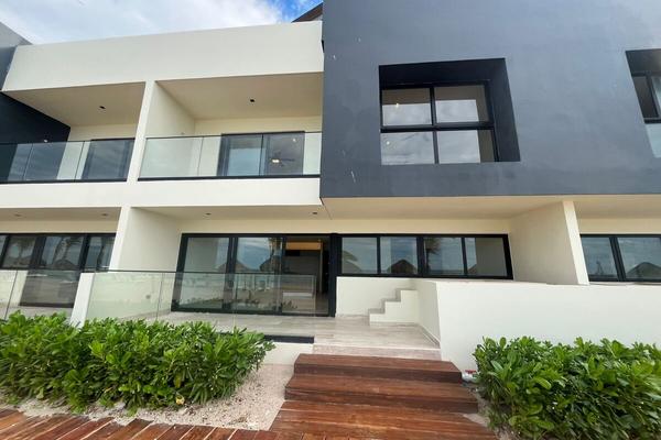 Foto de inmueble en 19, Col. Yucalpeten C.P. 97336, Progreso