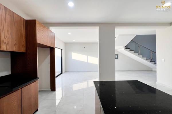 Foto de inmueble en Avenida Óscar Pérez Escobosa 10, Col. Real del Valle C.P. 82124, Mazatlán