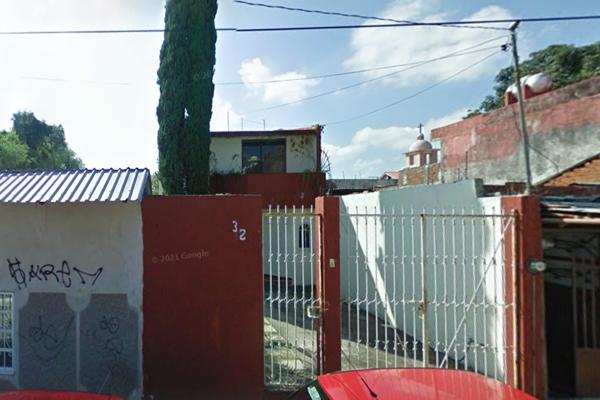 Foto de inmueble en Calle de las Flores, Col. Octaviano Alanis C.P. 60073, Uruapan