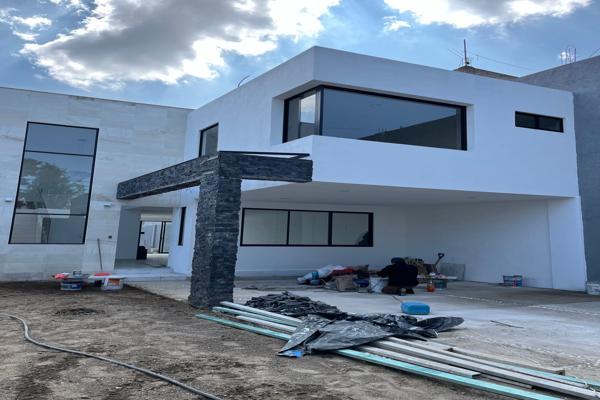 Foto de inmueble en RESIDENCIA EN VENTA A SOLO 7 MIN DE GALERIAS METEPEC CON 3 R #0Int. 0, Col. San Miguel Totocuitlapilco C.P. 52143, Metepec