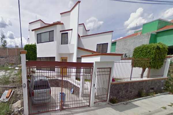 Foto de inmueble en De La Mesa 205 #205, Col. Ecológico la Rica C.P. 76226, Querétaro