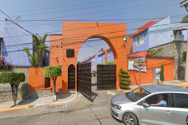 Foto de inmueble en Avenida Lomas del Tzompantle, Col. Lomas de Zompantle C.P. 62157, Cuernavaca