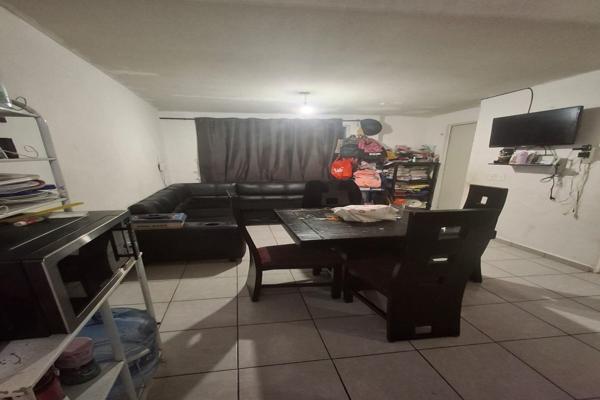 Foto de inmueble en 58880 Fraccionamiento Hacienda del Sol, Mich., Col. Parque Solé C.P. 58880, Tarímbaro