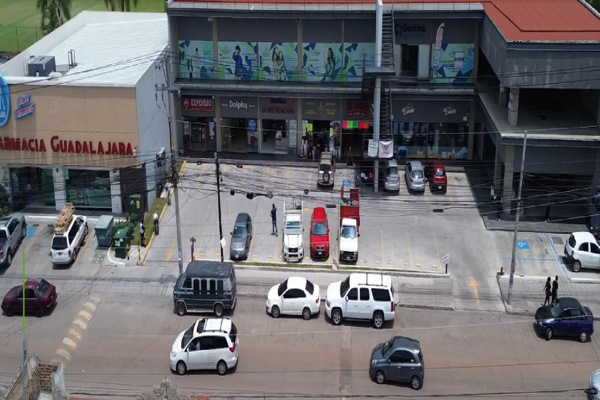 Foto de inmueble en Calle Comonfort 239 #239, Col. Jardines de Miraflores C.P. 45601, San Pedro Tlaquepaque