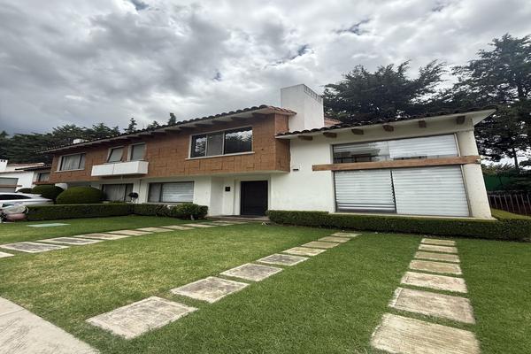 Foto de inmueble en 1era. cda. Flor Silvestre, Col. San Pedro Mártir C.P. 14650, Tlalpan