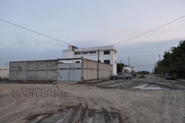 Foto de inmueble en 2 norte, manzana 6 lote 1, esquina niños heroes, Col. La Victoria C.P. 92770, Tuxpan