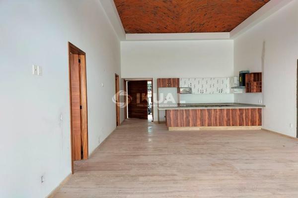 Foto de inmueble en 2, Col. San Antonio Tlayacapan C.P. 45922, Chapala