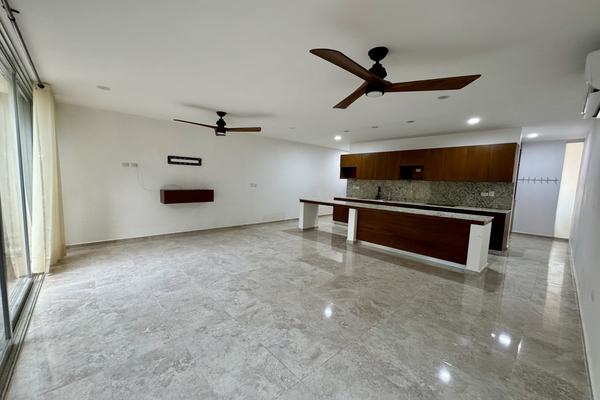 Foto de inmueble en 2, Col. Xcanatún C.P. 97302, Mérida